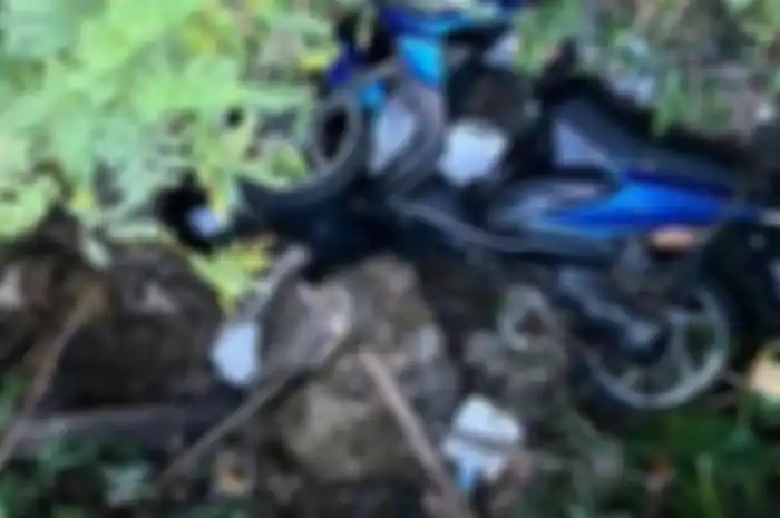 Peristiwa tragis menimpa gadis bernama Neng Laras (22) yang tewas tertimpa Honda BeAT di Selokan.