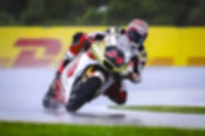 Pembalap Indonesia, Mario Aji balapan lagi di Moto2 2025 disampaikan sebelum MotoGP Thailand 2024 mulai.
