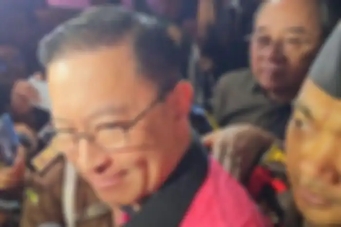 Tom Lembong ditetapkan sebagai tersangka kasus dugaan korupsi impor gula kristal ketika menjabat sebagai Menteri Perdagangan pada 2015 lalu. Ini Profilnya.
