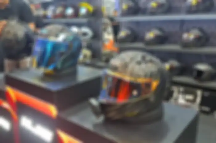 Meluncur dua helm NJS baru di ajang Indonesia Motorcycle Show (IMOS) 2024 dengan model full carbon yang mewah.