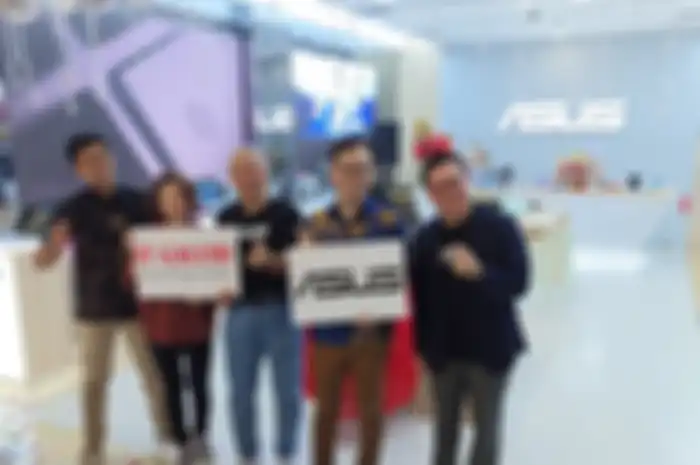 ASUS telah membuka ASUS Exclusive Store (AES) di Summarecon Mall Serpong, Tangerang, untuk memudahkan masyarakat di kawasan Gading Serpong dan sekitarnya mengakses produk laptop ASUS terbaru