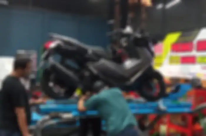 TJM Autoworks berlokasi di Idemitsu Moto Lounge yang ada di Jalan TB Simatupang No.18, Cilandak, Jakarta Selatan.