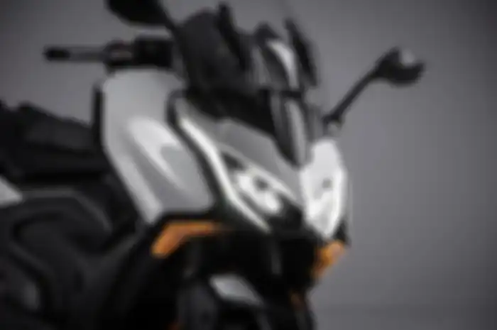 Kymco AK575 2025 skutik bongsor terbaru punya desain gahar spek mesin kalahkan Yamaha XMAX.
