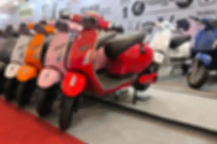 Tampilan motor listrik baru mirip Vespa di GJAW 2024, ZPT NYX.