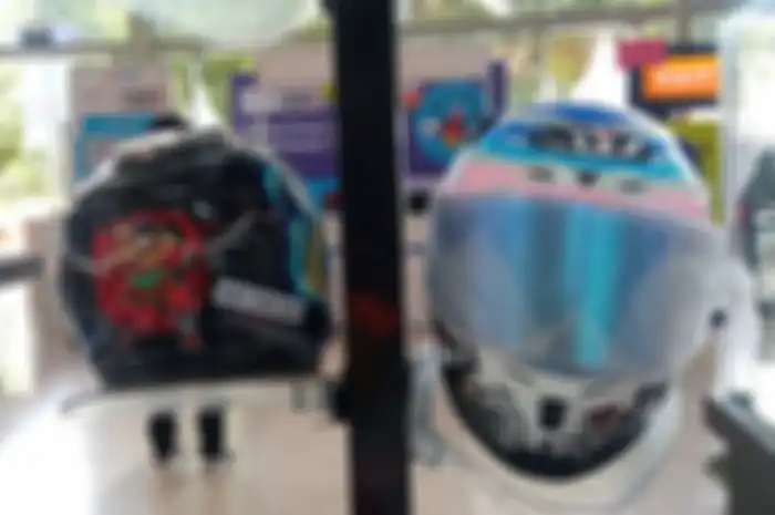 Helm KYT One Piece. 