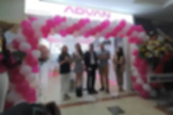 ADVAN resmi membuka experience store terbaru di Mall Ambassador, Jakarta untuk memberikan kesempatan kepada pelanggan yang ingin mencoba produk terbaru