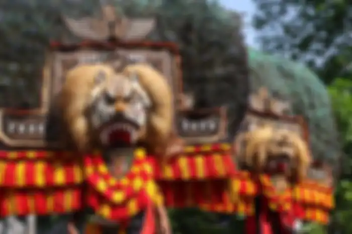 Reog Ponorogo, budaya khas Ponorogor, Jawa Timur. Artikel ini tentang bagaimana keberagaman budaya dan agama yang ada di lingkungan kalian. semoga bermanfaat (Kompas/P Raditya Mahendra Yasa)