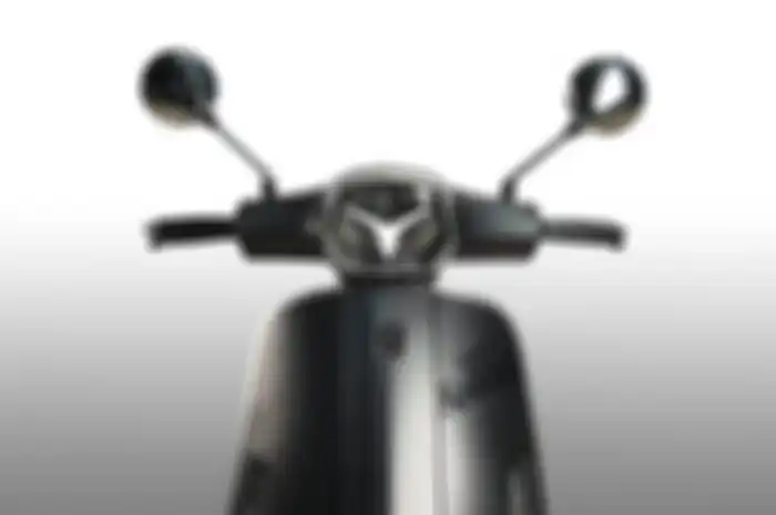 Tampang motor baru MBY Yutu 125 yang bergaya retro mirip-mirip Vespa .