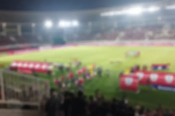 Untuk pertama kalinya dalam 55 tahun, timnas Indonesia kebobolan tiga gol oleh timnas Laos. Stadion Manahan gagal memberikan magisnya kepada Pasukan Garuda (Habib/Intisari)