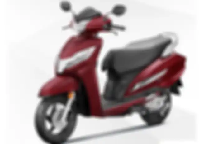Tampak samping kiri motor baru Honda Activa 125 2025.
