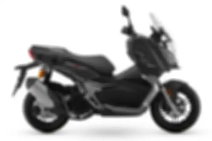 Tampak samping motor baru QJMotor ATR 125.