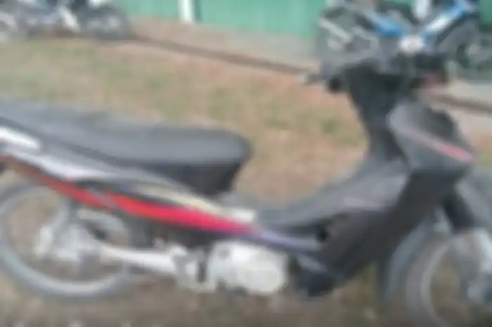 Honda Karisma tahun 2004 buka harga murah cuma Rp 800 ribuan.