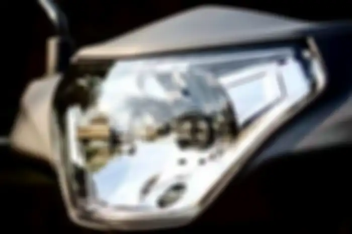 Bentuk headlamp alias lampu depan motor baru 2025 yang harganya lebih murah dari Honda BeAT.