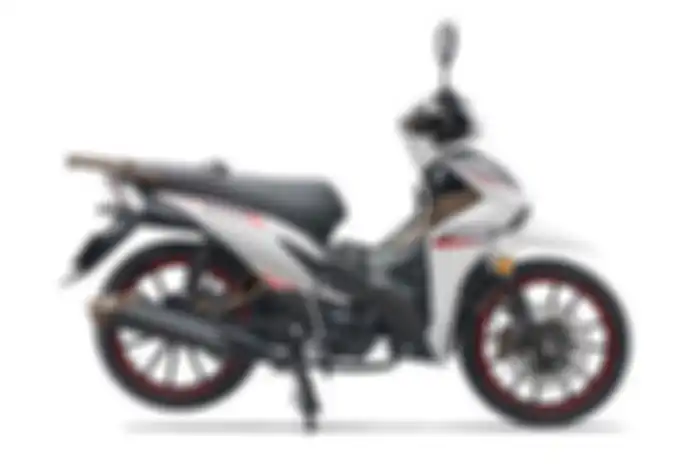 Tampak samping motor baru UM Flash 125 LZ.