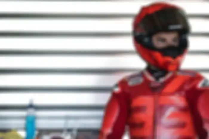 Marc Marquez ngegas di sirkuit pakai motor baru sebelum MotoGP 2025 dimulai.