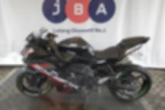 Kawasaki Ninja ZX-25R lagi jadi motor murah, dilelang cuma segini lengkap dengan dokumen.