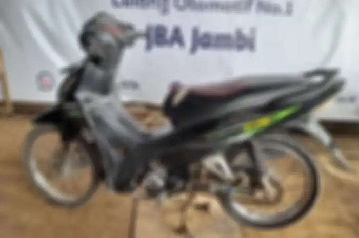Tampilan motor murah Honda Revo yang dilelang Rp 3,5 juta.