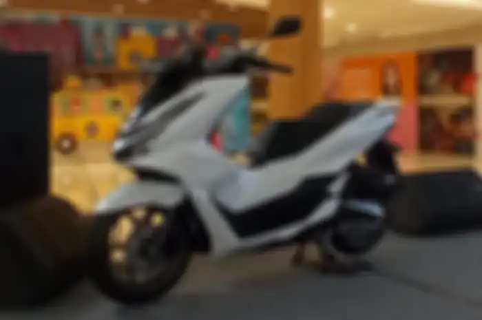 New Honda PCX 160 dibekali fitur Honda RoadSync dan HSTC, ini fungsi dan cara kerjanya.