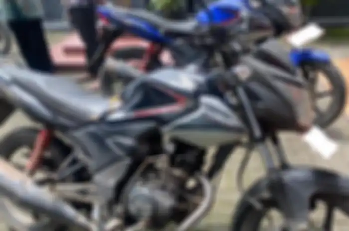 Honda Verza tahun 2013 ditawarkan Rp1,6 jutaan dokumen lengkap.