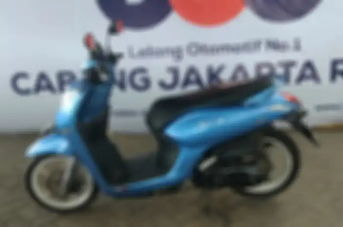 Motor murah Honda Genio tahun 2019 warna hitam yang sudah dicat warna biru.