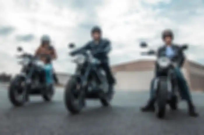 Ilustrasi rider Yamaha XSR 155 saat berhenti