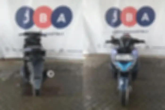 Tampak depan dan belakang motor murah Yaaha Aerox yang dilelang Rp 14 juta.