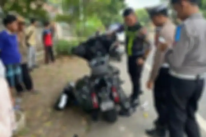 Bendahara DPP Demokrat,  Renville Antonio tewas usai kecelakaan di Jalan Raya Pantura, Kecamatan Banyuputih, Situbondo, pada Jum'at (14/2/2025) pagi.