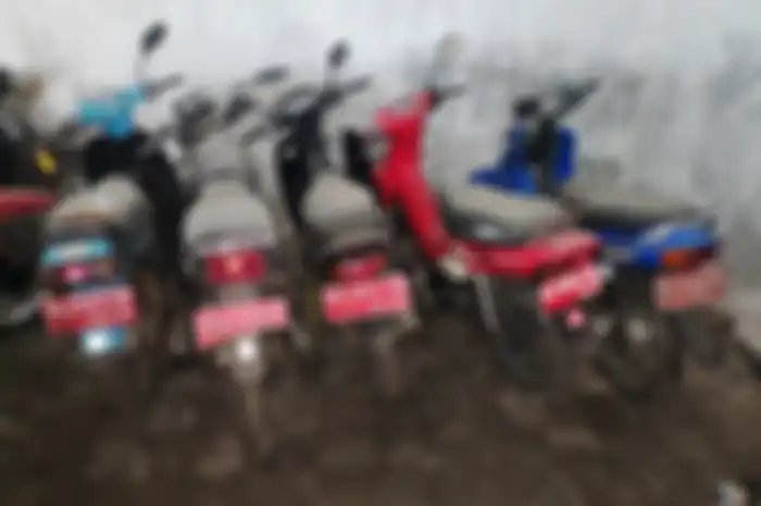 Tampilan belakang motor murah yang dilelang sepaket Rp 8 jutaan.