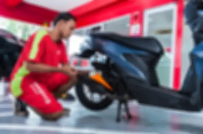 Foto ilustrasi oli Pertamina untuk motor matic, begini cara membedakan pelumas palsu dengan yang asli.
