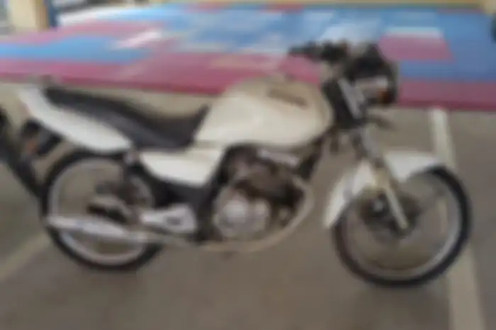 Bentuk Suzuki Thunder 125 yang jadi motor murah dengan harga mulai Rp 1 jutaan.