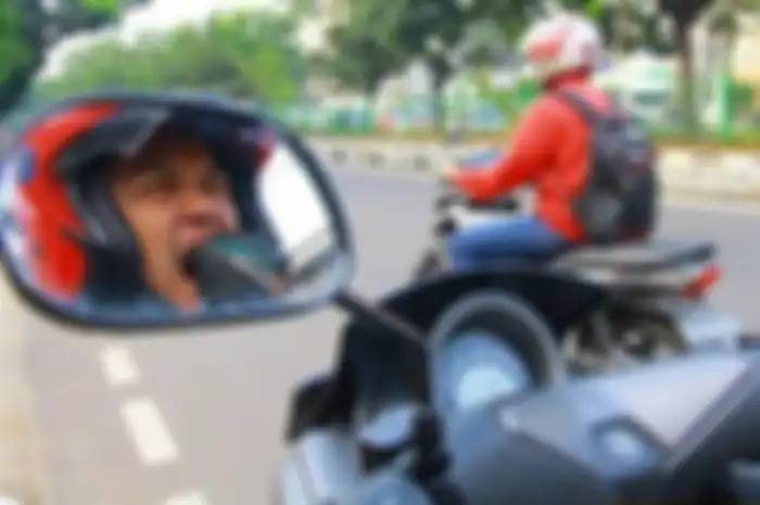 Microsleep bisa menyerang pemotor maupun pengemudi mobil yang kelelahan saat mudik lebaran.