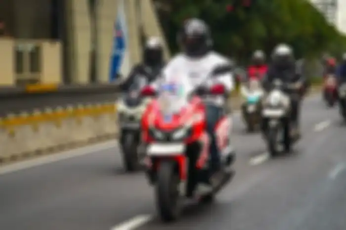 Berkendara saat berpuasa membutuhkan perhatian lebih agar tetap aman dan nyaman di jalan. 