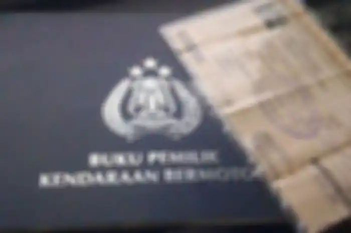 Foto ilustrasi STNK dan BPKB, dokumen yang diperlukan untuk bayar pajak kendaraan, kini bisa dicicil.