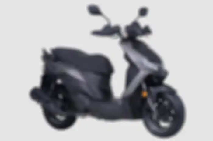 Tampak depan dan samping motor matic baru AKT Dynamic RX 150.