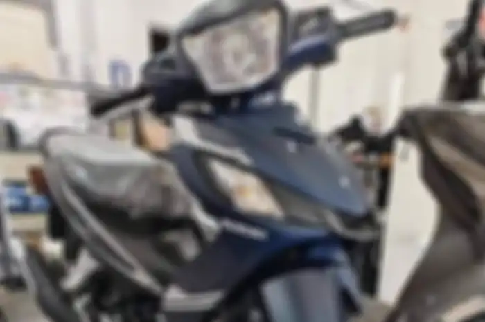 Bentukan motor baru Suzuki Smash 2025 di sebuah dealer.
