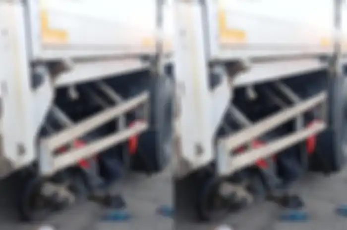 Kondisi Honda Vario usai menbrak truk tronton di Semarang.