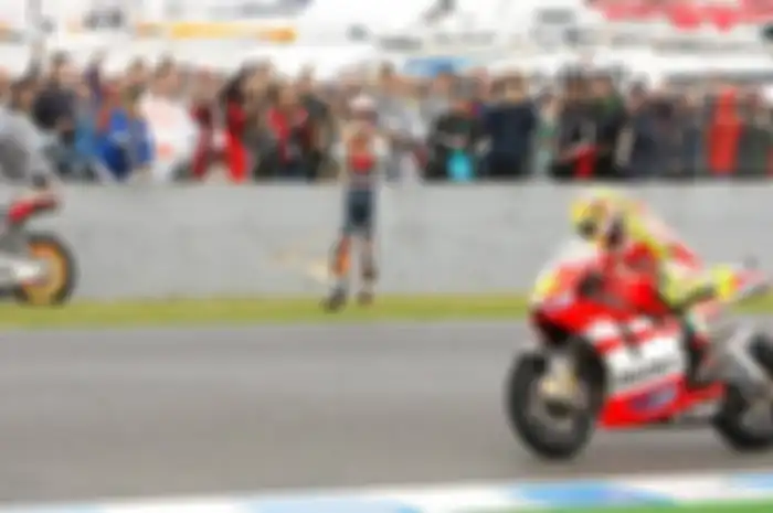 Sebelum MotoGP Spanyol 2025, Valentino Rossi dapat tepuk tangan dari Casey Stoner.