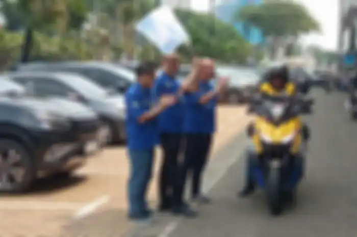Anshar atau lebih dikenal dengan panggilan akrab Om Daeng akan melakukan touring Indonesia to Mekkah.