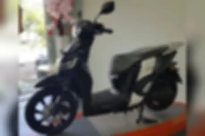 Motor listrik Adora diklaim sulit dicuri karena punya fitur keyless yang terintegrasi dengan fitur alarm anti theft system.  