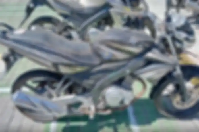 Motor murah Yamaha Vixion tahun 2013 akan dilelang KPKNL Manado Rp 900 ribuan.