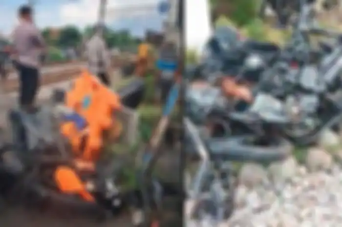 Kondisi motor para korban kecelakaan maut KA Malioboro ekspres di Jalur Perlintasan Langsung Kereta Api di wilayah Desa/ Kecamatan Barat, Kabupaten Magetan, Senin siang (19/5/2025).