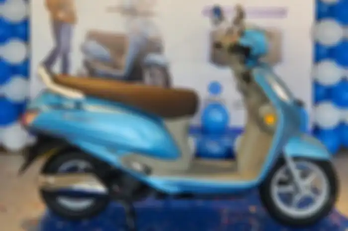 Motor matic terbaru Suzuki Access 125 2025 sudah ada di dealer di India, harganya Rp 19 jutaan.