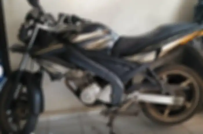 Yamaha Vixion tahun 2013 akan dilelang KPKNL Bandung, Jawa Barat buka harga murah meriah Rp 1,8 jutaan.
