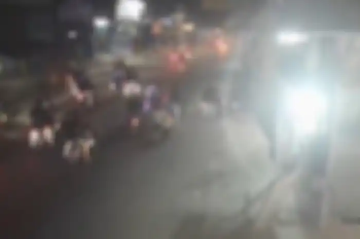 Aksi penyerangan yang dilakukan puluhan anggota geng motor ke permukiman warga terjadi di Blok Tumaritis, Desa Megu Gede, Kecamatan Weru, Kabupaten Cirebon, pada Rabu (4/6/2025) dini hari. 