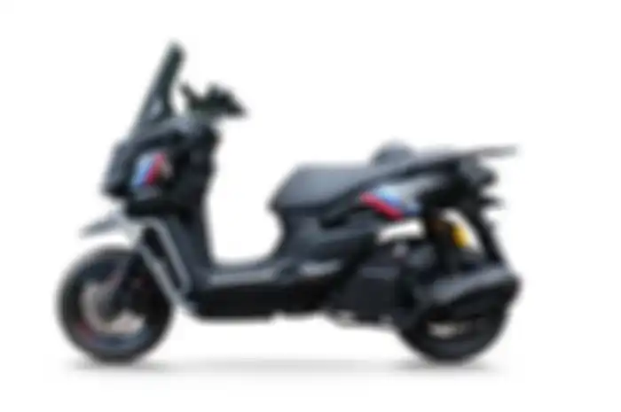 Dibekali fitur motor mahal, skutik adventure baru Athena ADV150SR 2025 dijual Rp 19 juta.