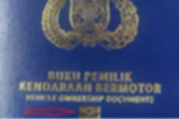 Chip RFID (Radio Frequency Identification) berfungsi sebagai label pengenal yang dapat membaca dan menyimpan data, kemudian mengirimkan informasi tersebut secara nirkabel melalui gelombang radio. 
