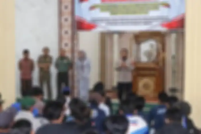 Polresta Cirebon menggelar Deklarasi Pemberantasan Geng Motor di Masjid Syarif Hidayatullah Asrama Polisi Kaliwadas, Sumber, Kabupaten Cirebon, pada Selasa (10/6/2025). 