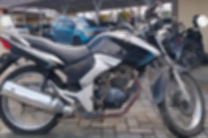 Motor seken Honda Tiger tahun 2006 akan dilelang KPKNL Pekanbaru mulai Rp 2 jutaan.