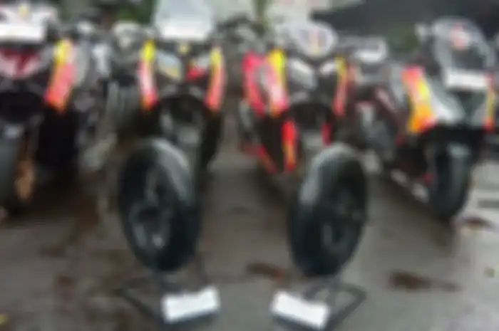 FDR resmi meluncurkan varian terbarunya Blaze MP Tourer untuk motor matic 250cc Yamaha XMAX dan Honda Forza.