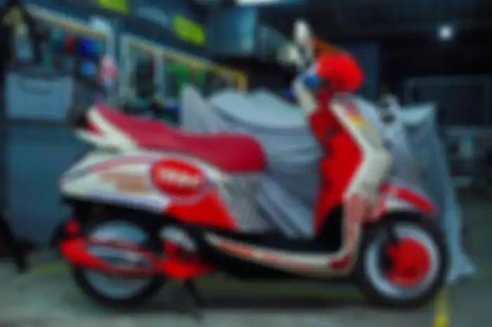 Skutik Classy Yamaha Grand Filano Hybrid dimodifikasi ala motor rally tahun 90-an.